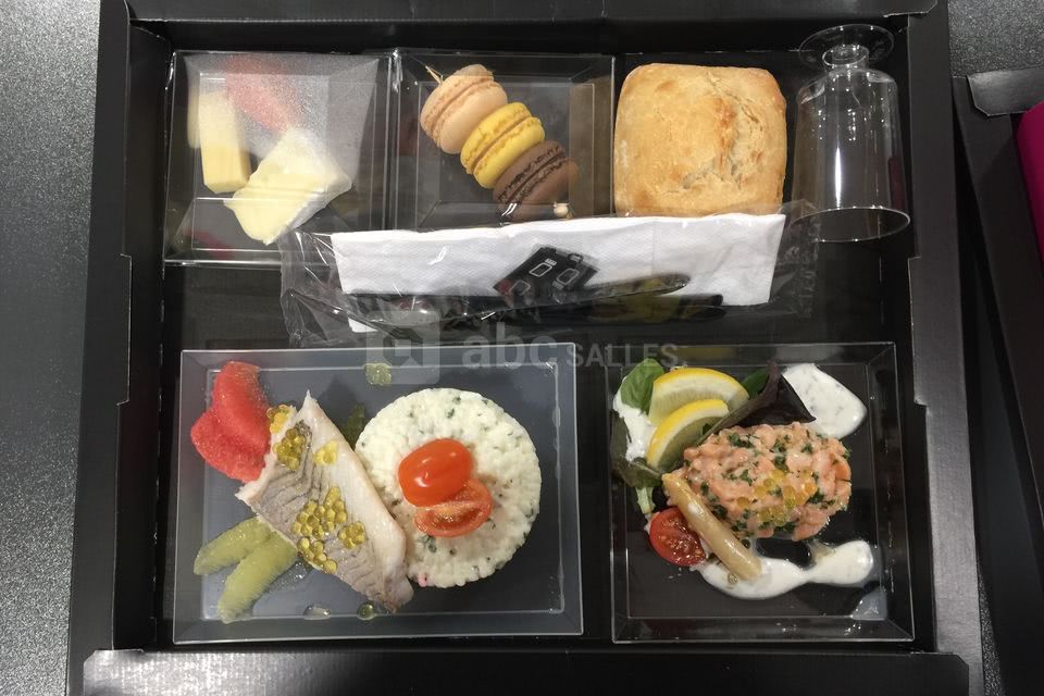 Possibilité de plateaux repas à la place