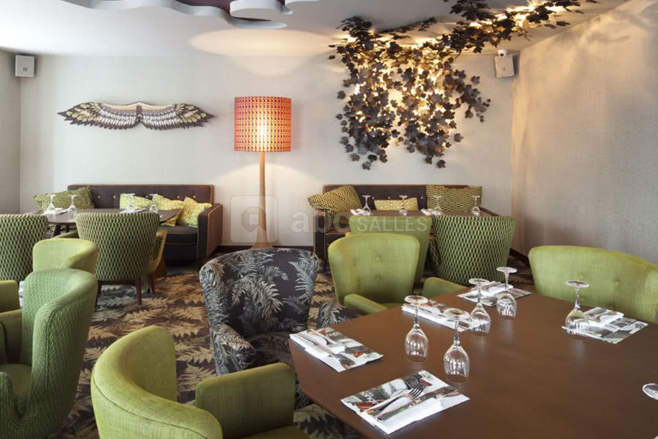 Le Très Honoré Bar