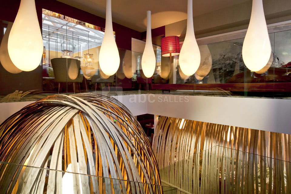 Le Très Honoré Bar