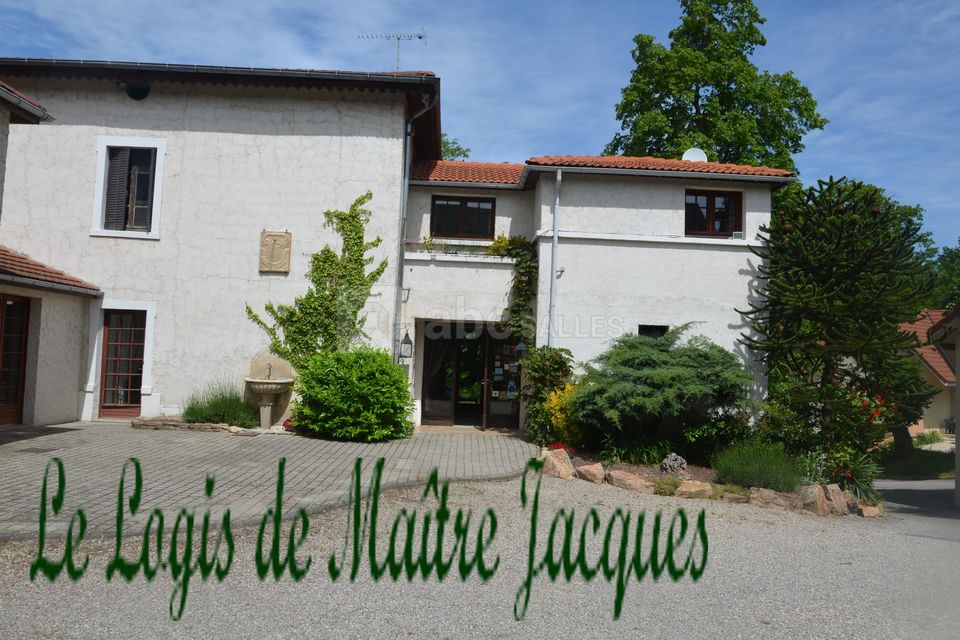 Le logis salons chambres 400m2