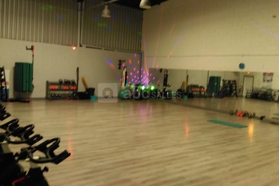 Salle de 180 m²