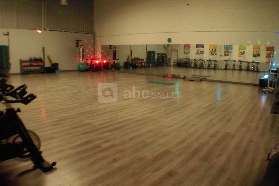 Salle de 180 m²