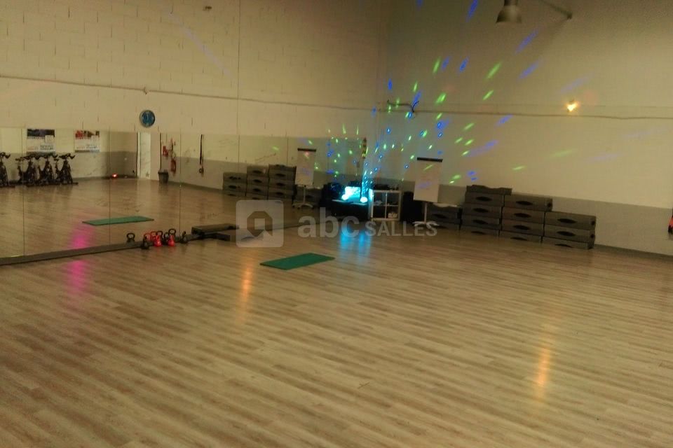 Salle de 180 m²