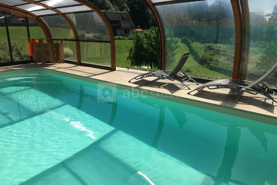 Piscine chauffé à 27° d'Avril à Octobre.