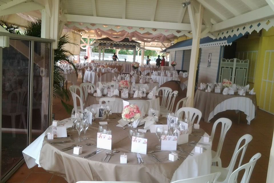 Salle de réception - Ajoupa