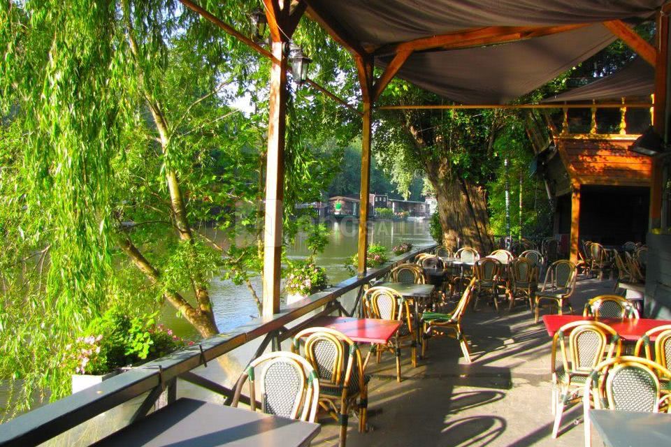 Restaurant Les Pieds Dans l'Eau