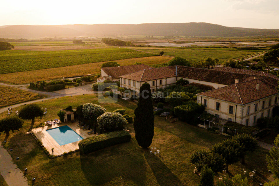 Mas neuf couché de soleil