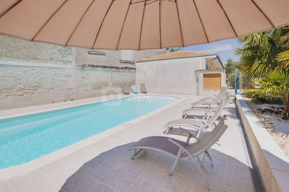 Piscine hôtel oliveraie