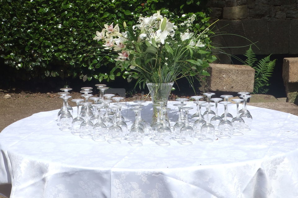 Table de cocktail ou vin d'honneur