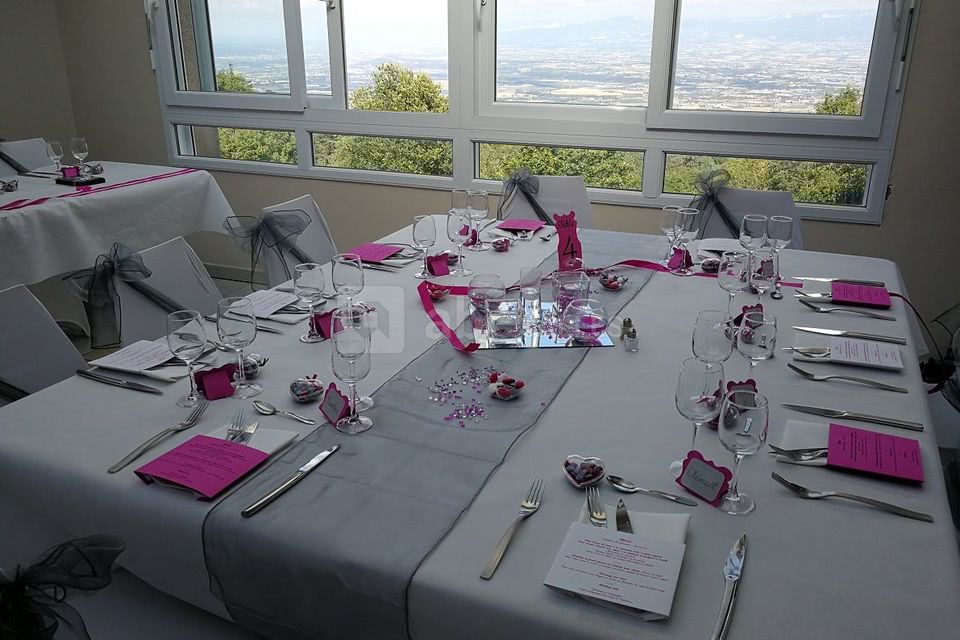 Repas avec vue sur la vallée