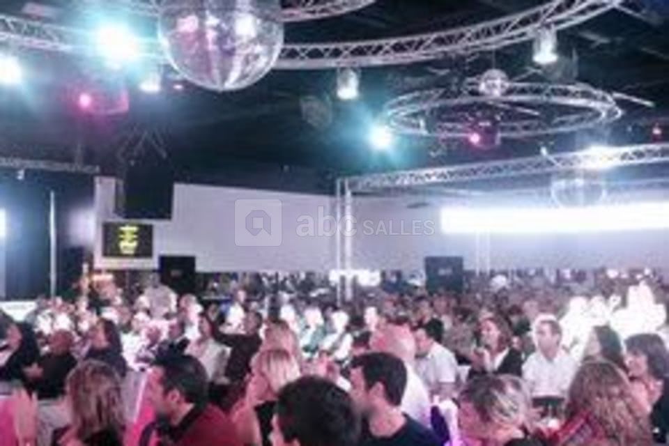 SALLE DU BORA