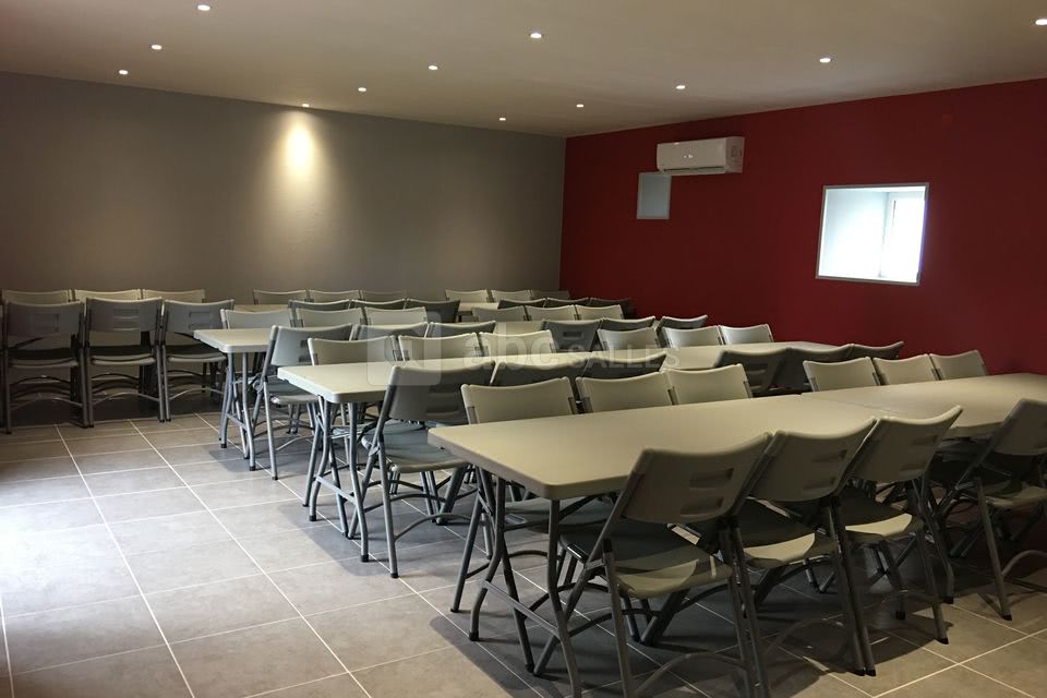 Salle Hoëdic 54 places assises