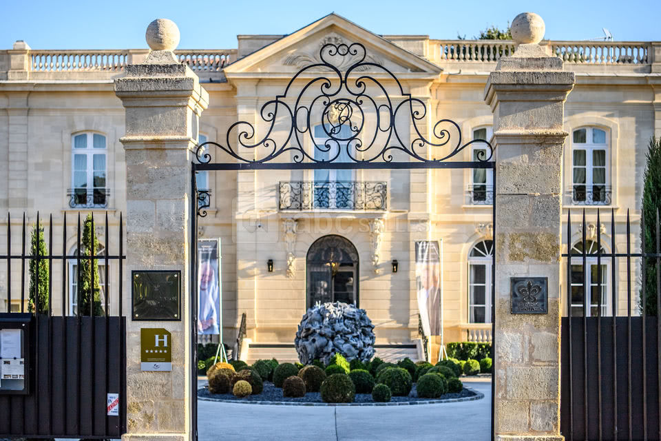 La Grande Maison de Bernard Magrez - Hôtel 5 étoiles et restaurant deux étoiles eu Guide Michelin