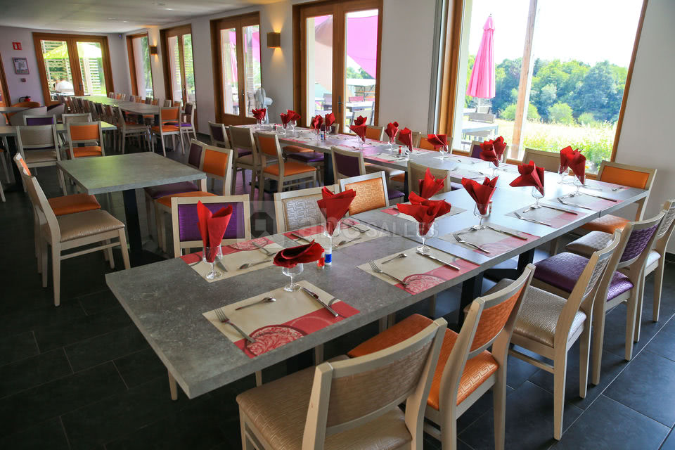 Mise en place salle du restaurant