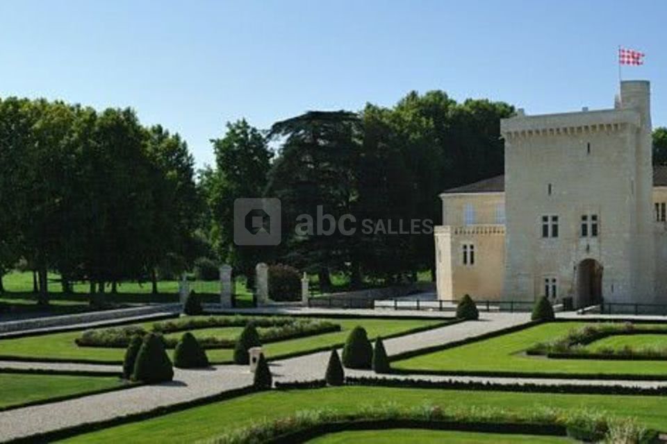 Château la Tour Carnet