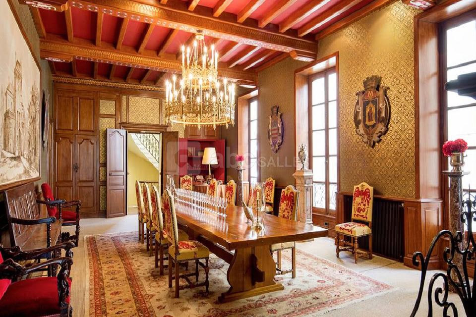 Château la Tour Carnet
