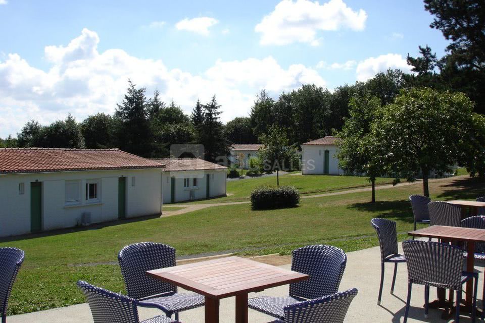 La terrasse de la salle