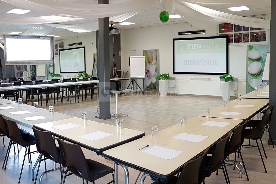 Salle de séminaire en U