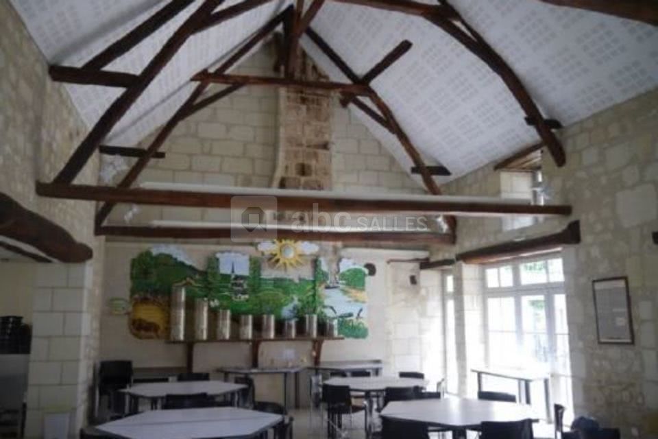 Magnifique salle ancienne, avec poutres apparentes