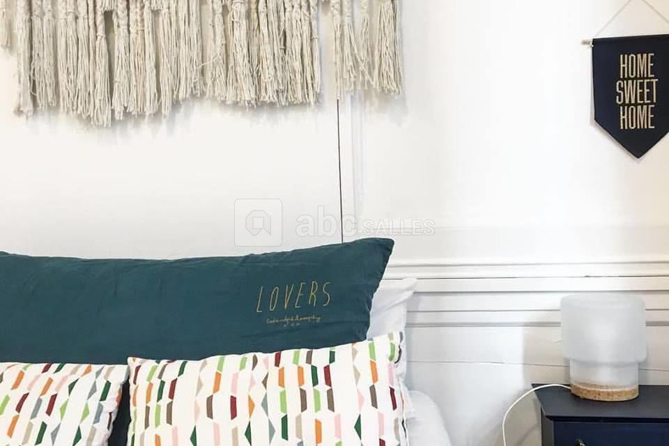 Away Hostel & Coffee Shop