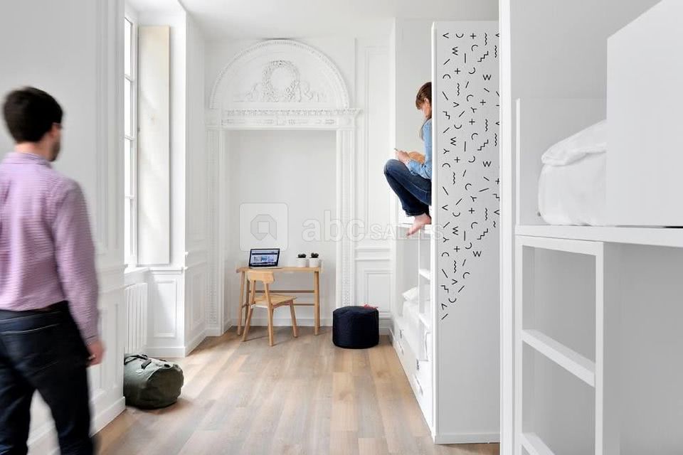 Away Hostel & Coffee Shop