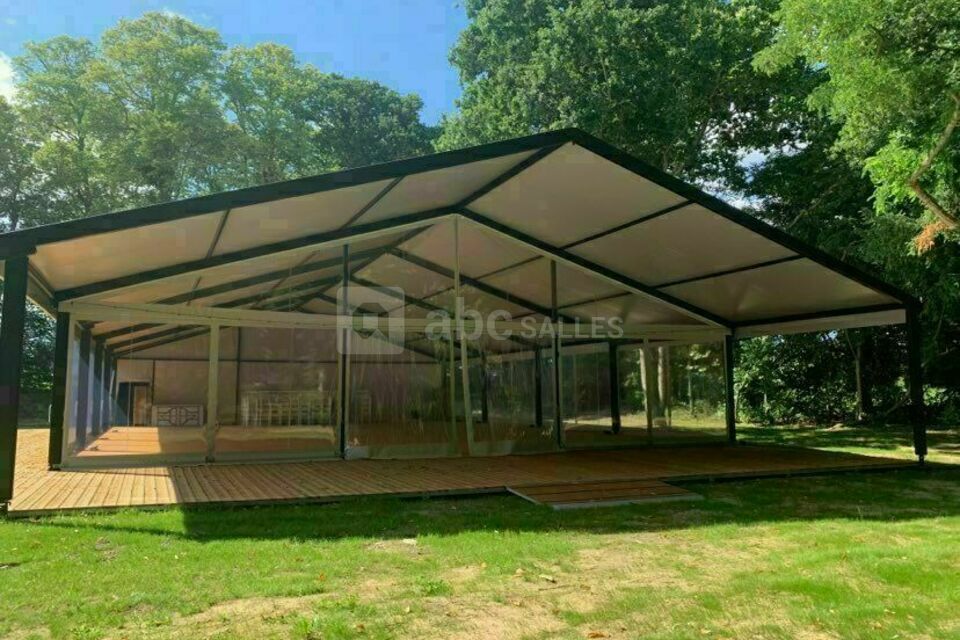 Barnum sur parquet+tables+chaises+sanitaires+wifi+office traiteur
