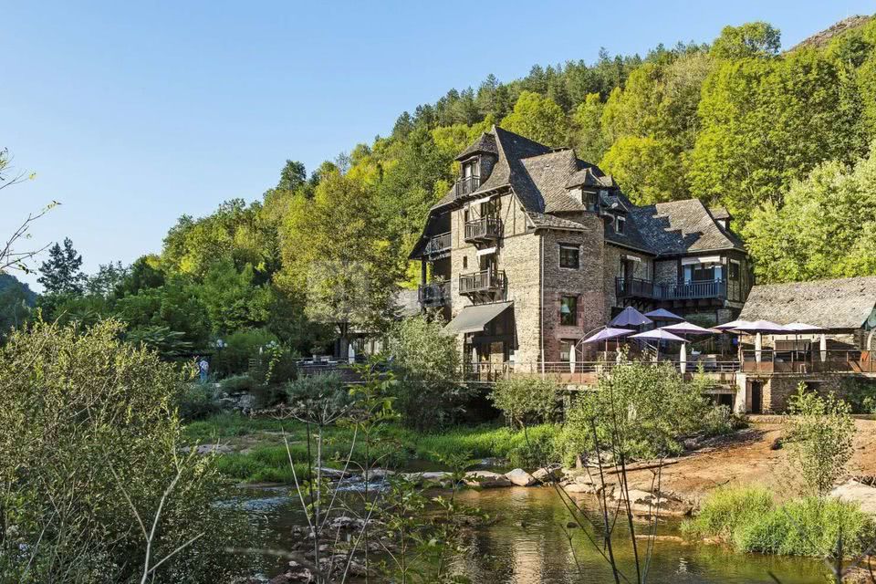 Hôtel Restaurant Hervé Busset - Domaine de Cambelong