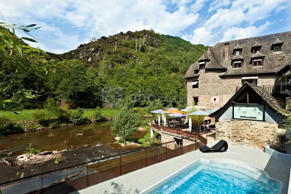 Hôtel Restaurant Hervé Busset - Domaine de Cambelong