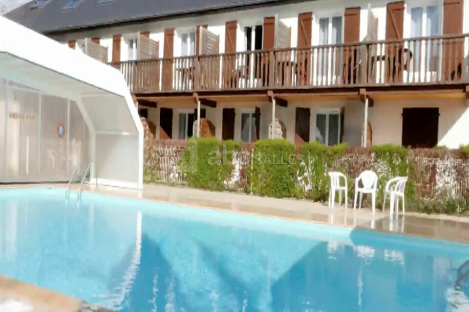 Piscine couverte & chauffée