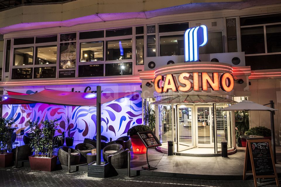 Façade de nuit casino
