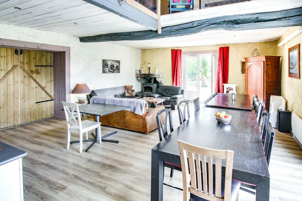 Salle de séjour pour 25 convives