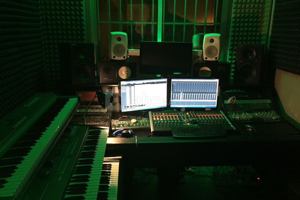 STUDIO MIX