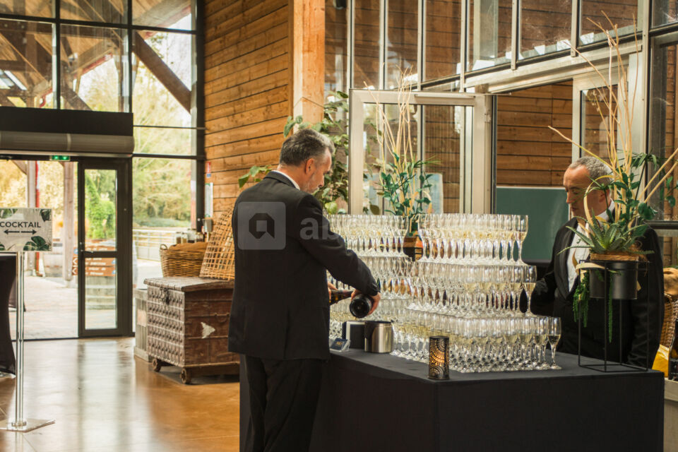 Buffet cascade de champagne