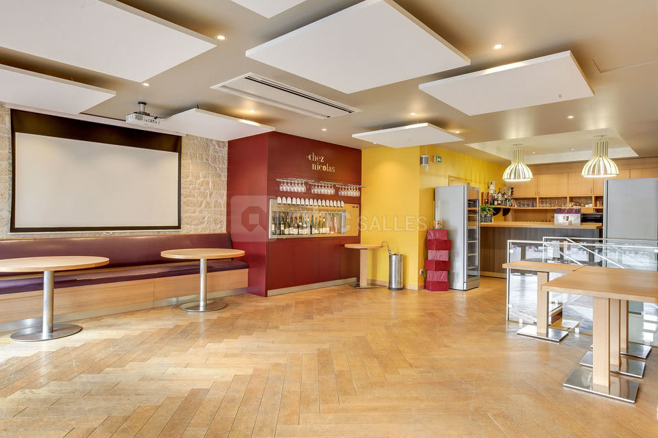 Salle Bar à Vins avec écran et vidéoprojecteur