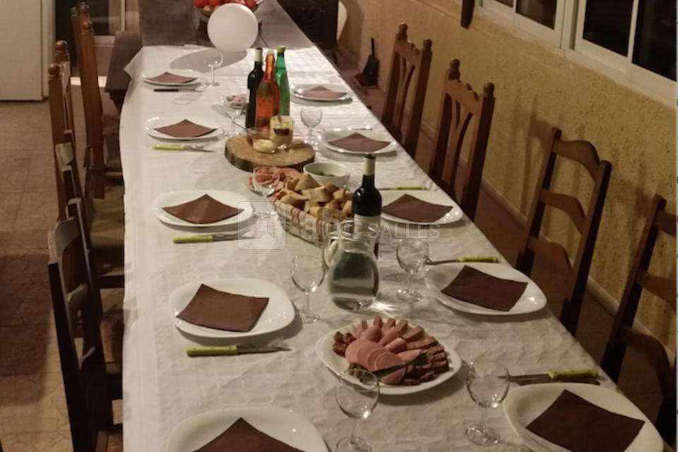 Table reception interieur 30 personnes