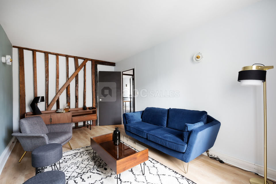 Salle avec fauteuil