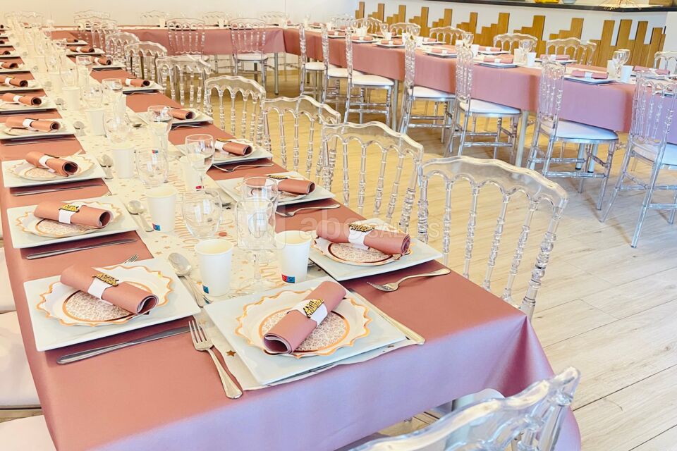 Salle Annexe avec mobilier
