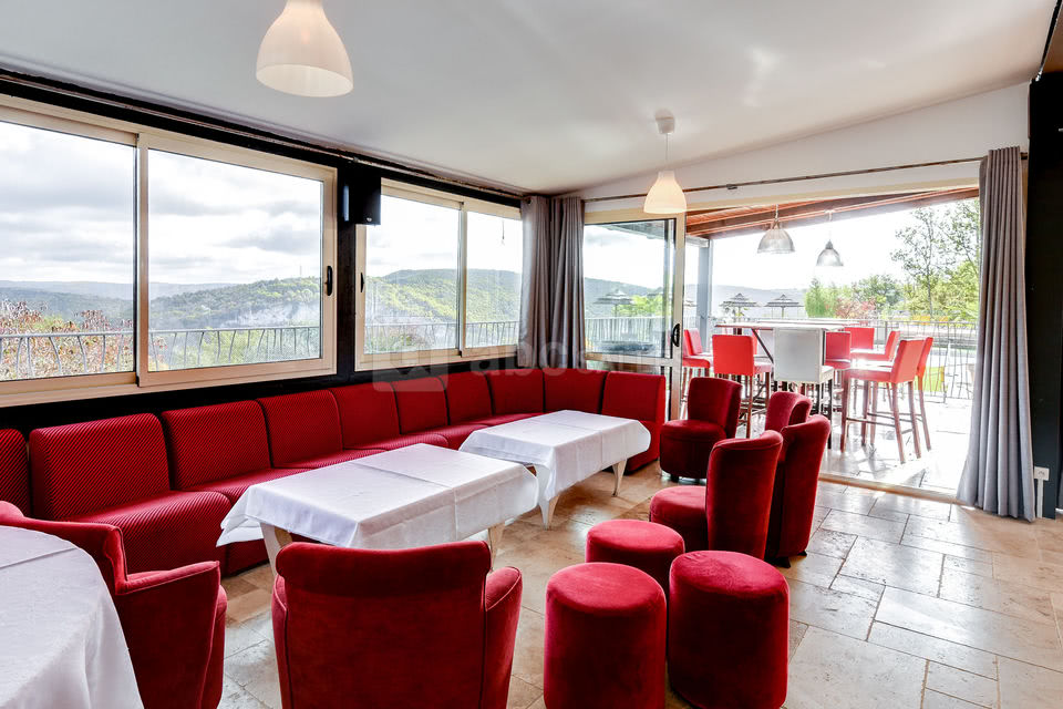 Salle Eté côté vallée