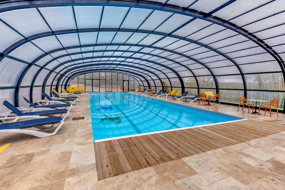 Piscine Côté Salle Loisirs