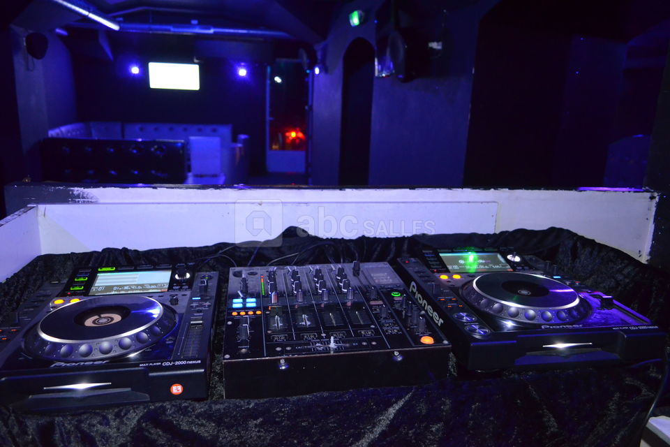 Régie DJ pro Pioneer CDJ 2000 Nxs + DJM 800