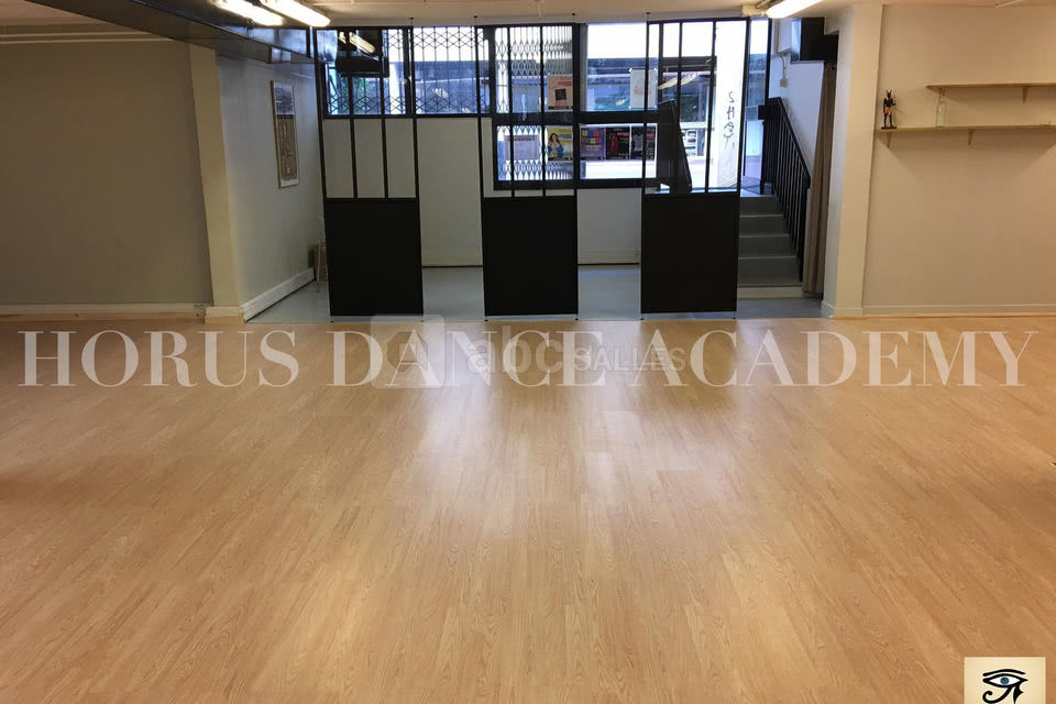 Salle de danse yoga activités physiques et spirituelles