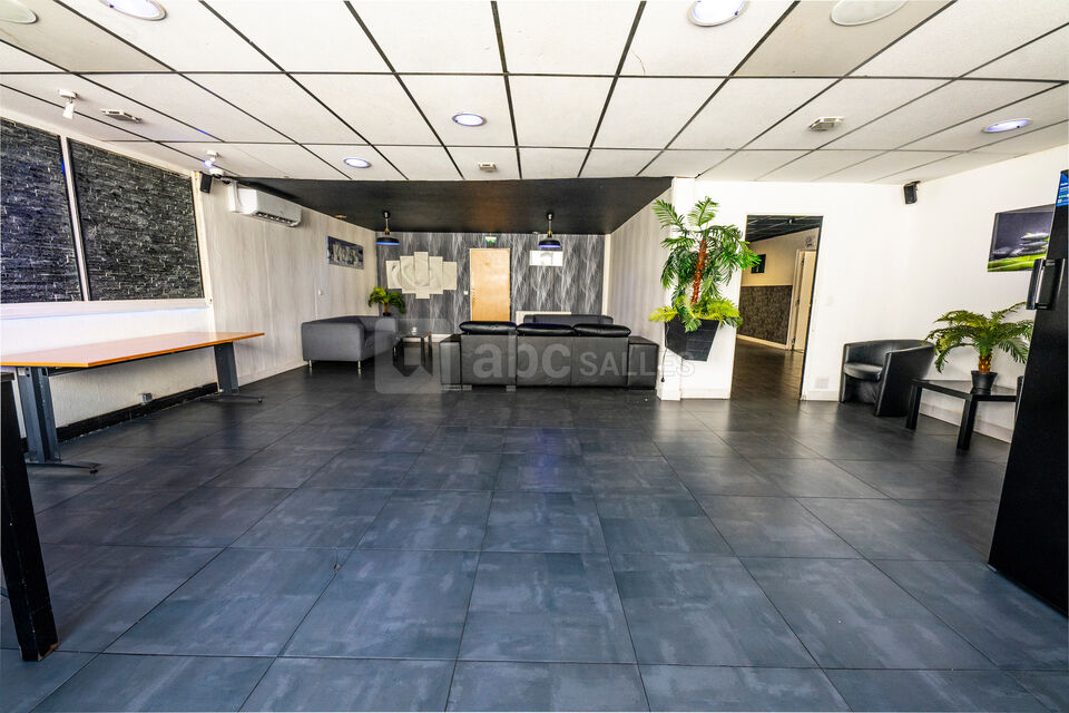 JM Bros Lounge