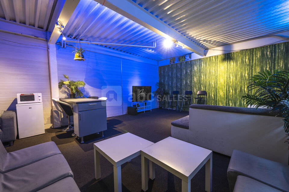 JM Bros Lounge