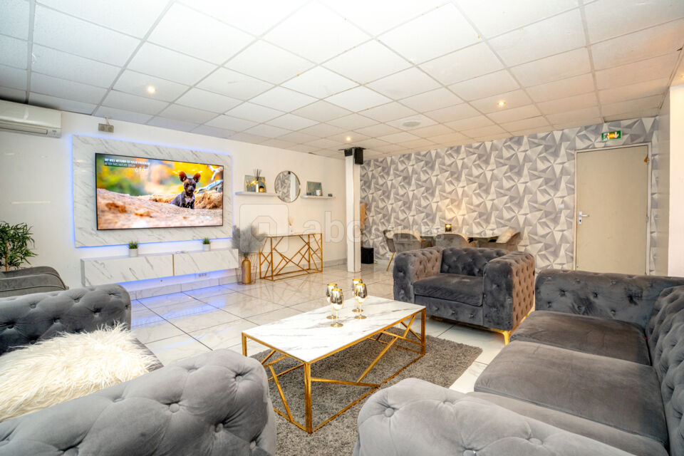 JM Bros Lounge