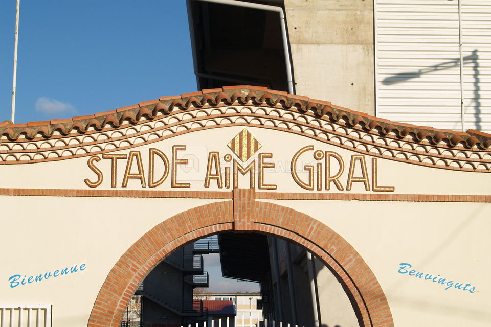 Visitez le stade aimé giral