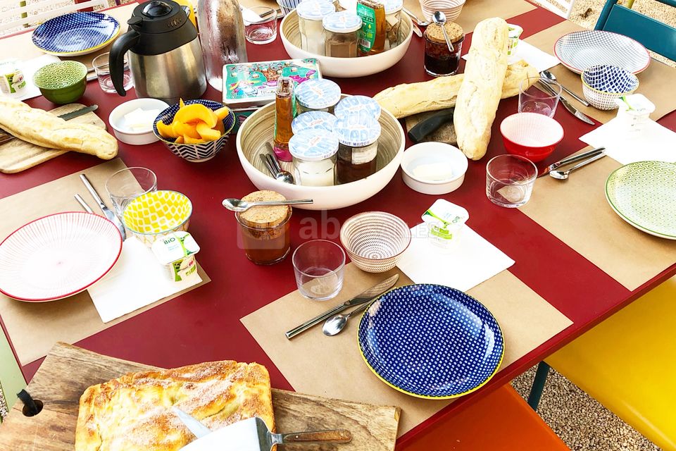 TABLE PETIT DEJEUNER