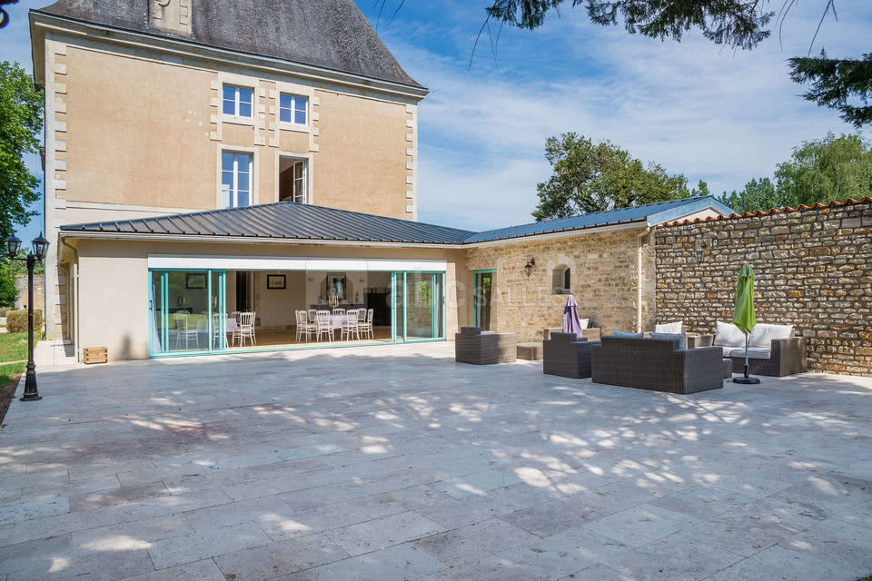 Terrasse salle réception de 130 m²