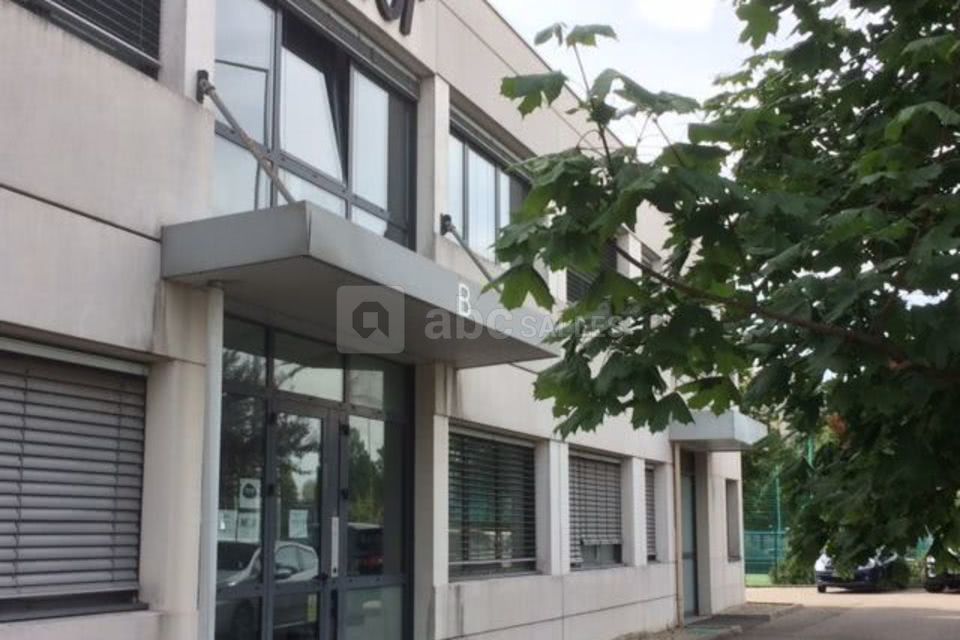 Extérieur salle - parking gratuit