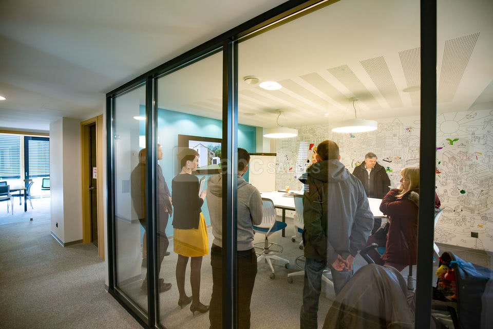 Salle de réunion 21 m² pour 8 personnes