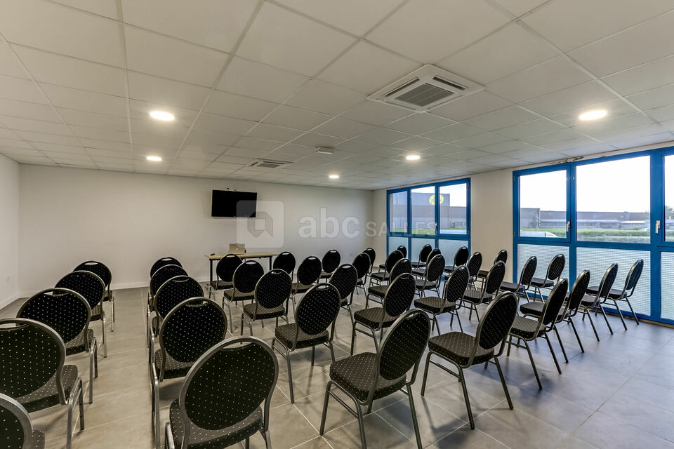 Salle de réunion disposition en conférence